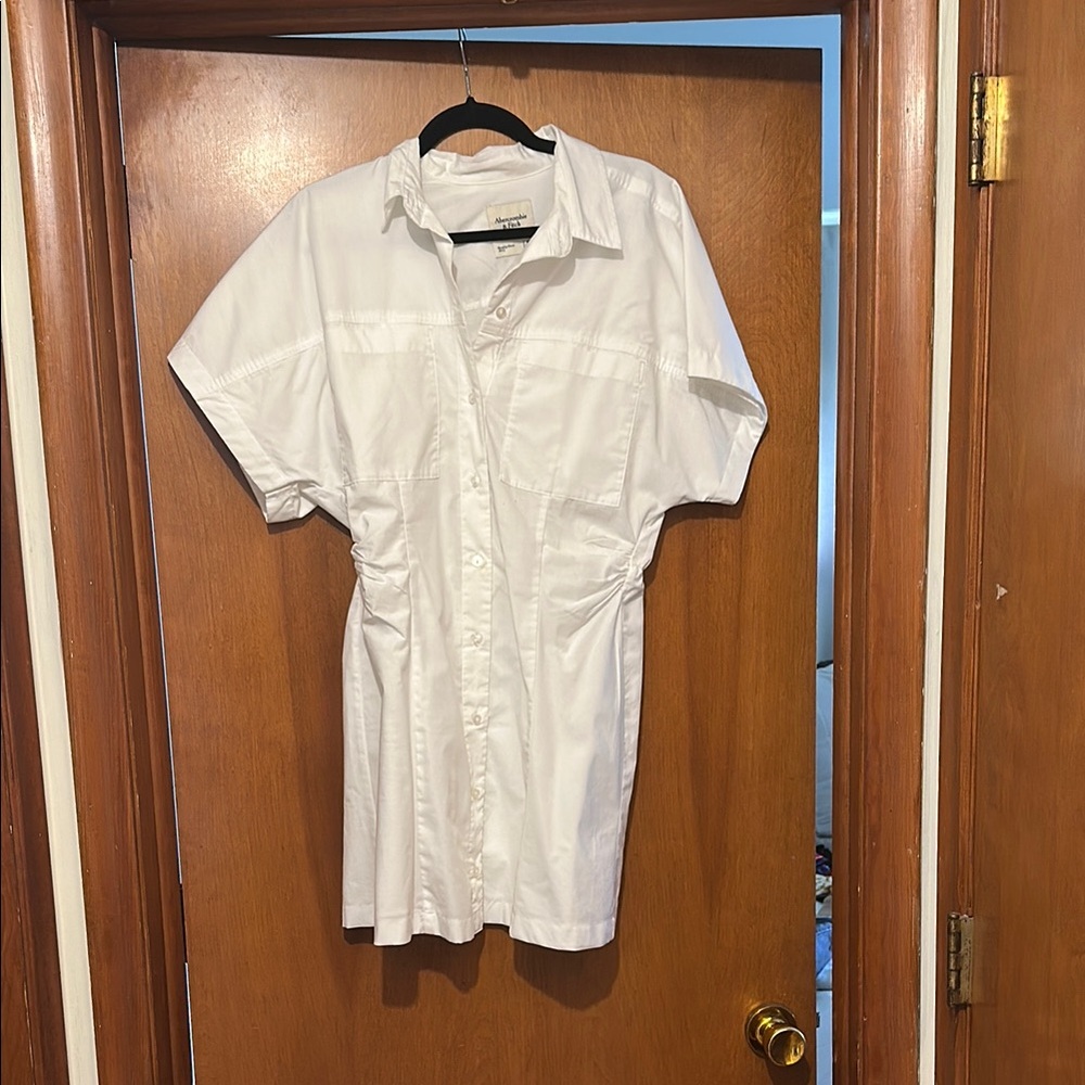 Women’s Abercrombie & Fitch White Short Sleeve shirt dress